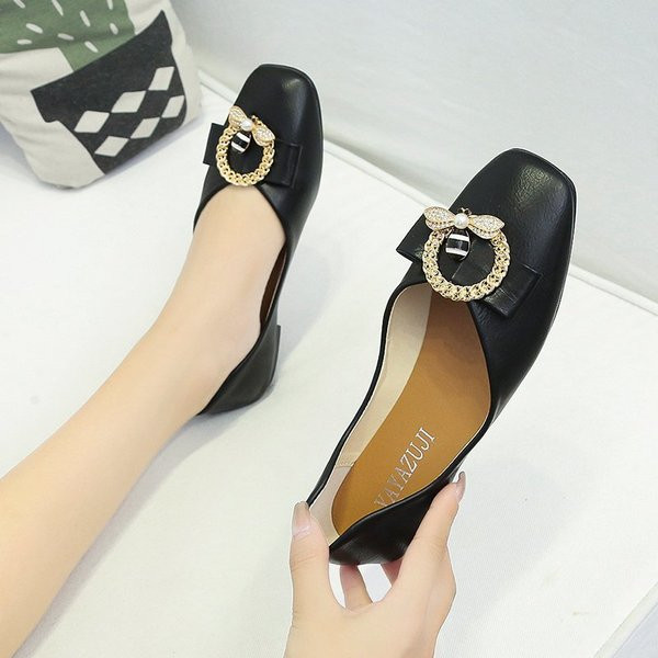 Model nou de pantofi de dama cu catarama