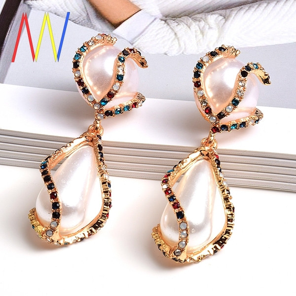 Elegantne ženske naušnice sa biserima i kamenčićima