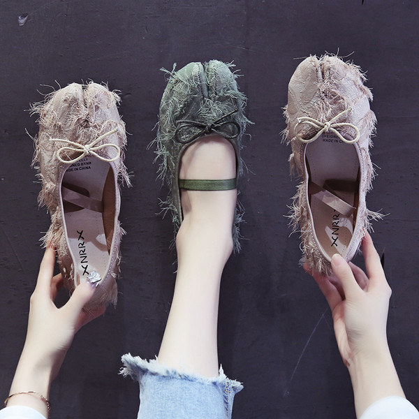 Pantofi moderni de dama cu ciucuri