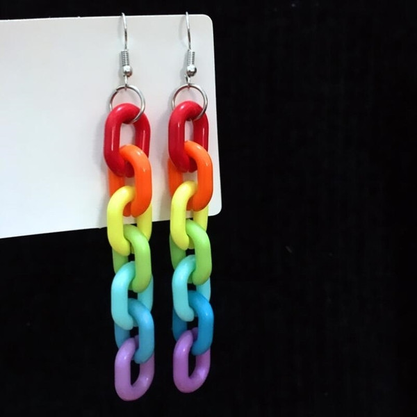 Cercei de dama multicolori in forma de lant