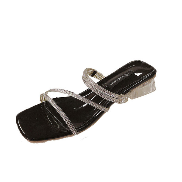 Ženske papuče sa sjajnim remenčićima i četvrtastom petom