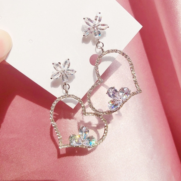 Cercei eleganti de dama in forma de inima cu pietre