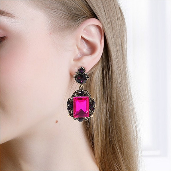 Cercei retro cu pietre