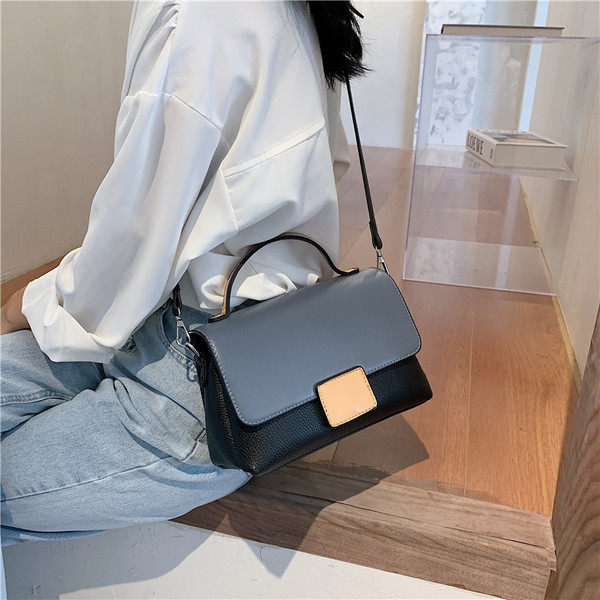 Geantă de umăr mică de damă cu închizătoare