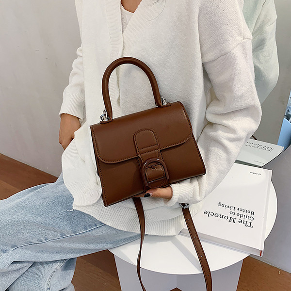 Geantă pătrată de damă din piele ecologică cu închizătoare