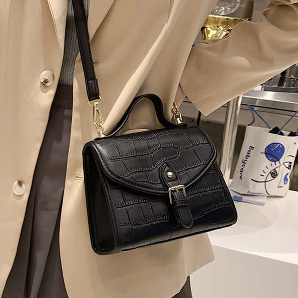 Geanta de dama moderna din piele ecologica cu catarama