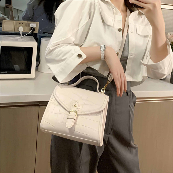 Geanta de dama moderna din piele ecologica cu catarama