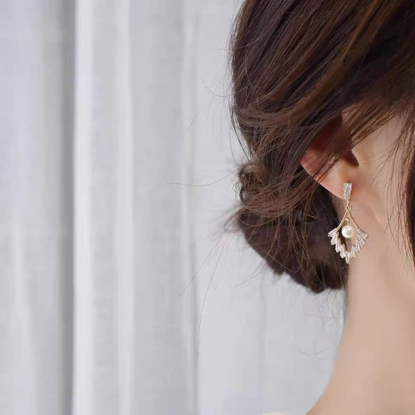 Cercei de dama din aur cu pietre si perle