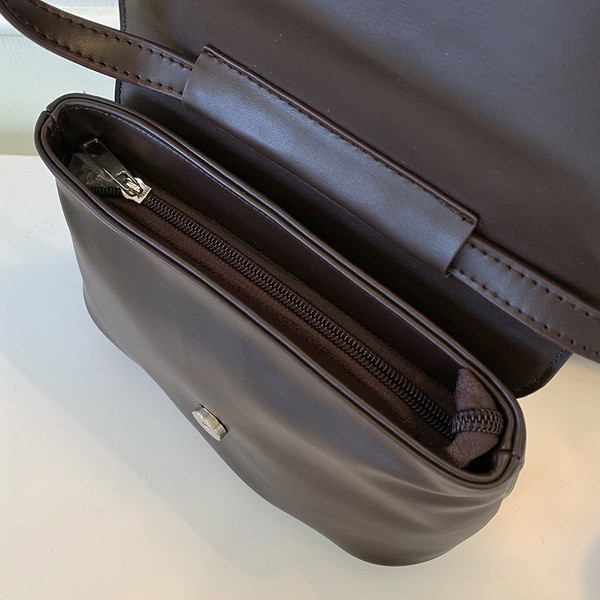 Ikdienas sieviešu soma no eko ādas ar regulējamu rokturi