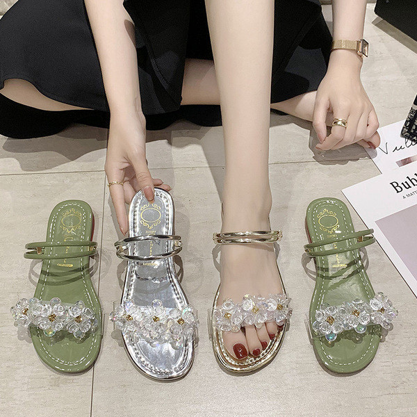 Sieviešu čības ar plakanu zoli un 3D ziediem