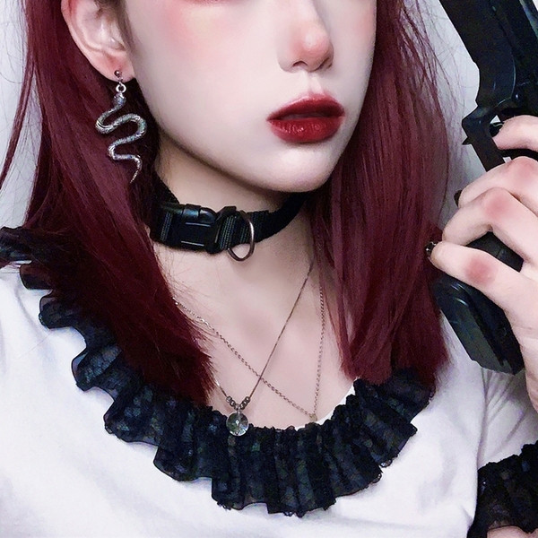 Ikdienas sieviešu auskari čūskas formā