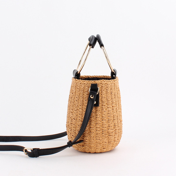 Moderna adīta sieviešu rokassomiņa