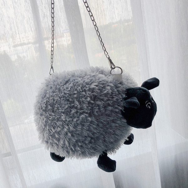 Sieviešu aktuāla maza somiņa ar metāla ķēdīti