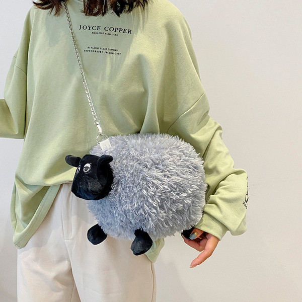 Sieviešu aktuāla maza somiņa ar metāla ķēdīti