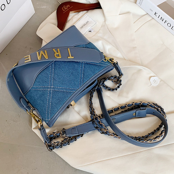 Sieviešu ikdienas kvadrātveida soma no eko ādas