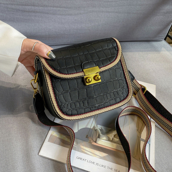 Stilīga sieviešu soma no eko ādas vienkārša modeļa