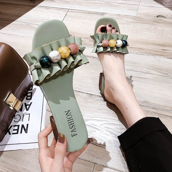 Modernas sieviešu čības ar krāsainu akmeņu elementu