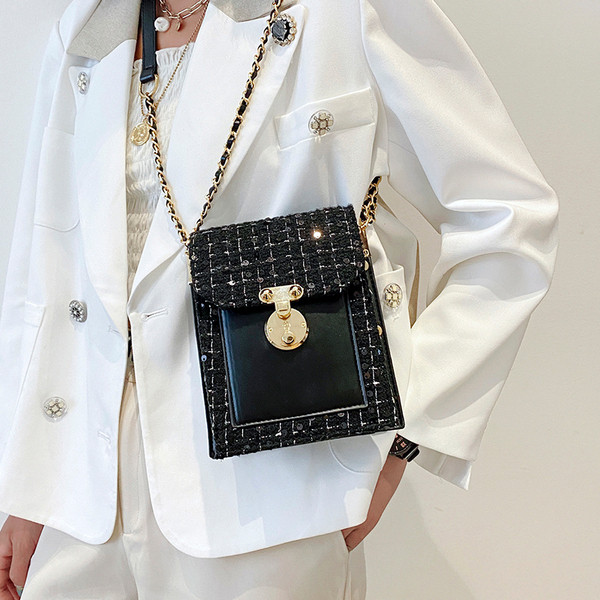 Stilīga rokassomiņa ar aizdari