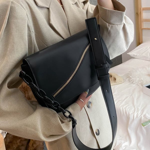 Sieviešu ikdienas soma no eko ādas ar rāvējslēdzēju