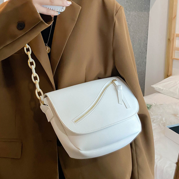 Sieviešu ikdienas soma no eko ādas ar rāvējslēdzēju