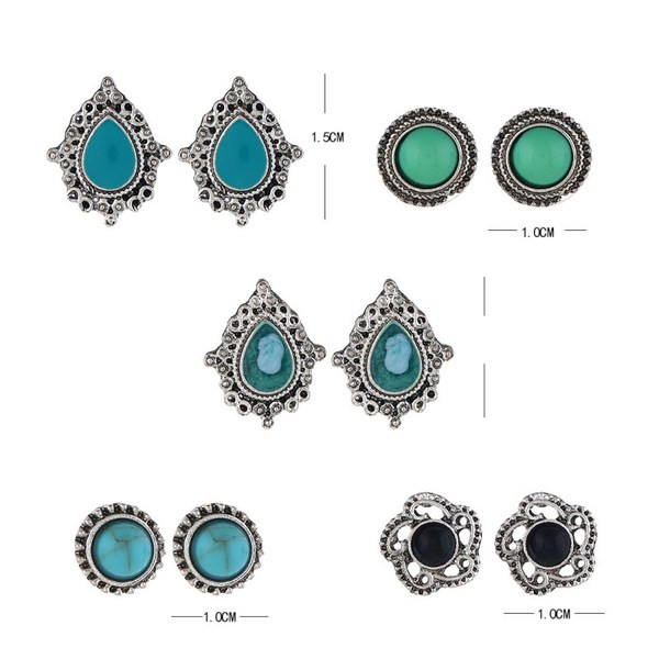 Četru sieviešu auskaru komplekts ar akmeni