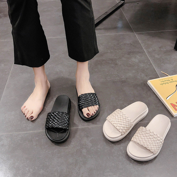 Sieviešu ikdienas ādas čības ar plakanu zoli