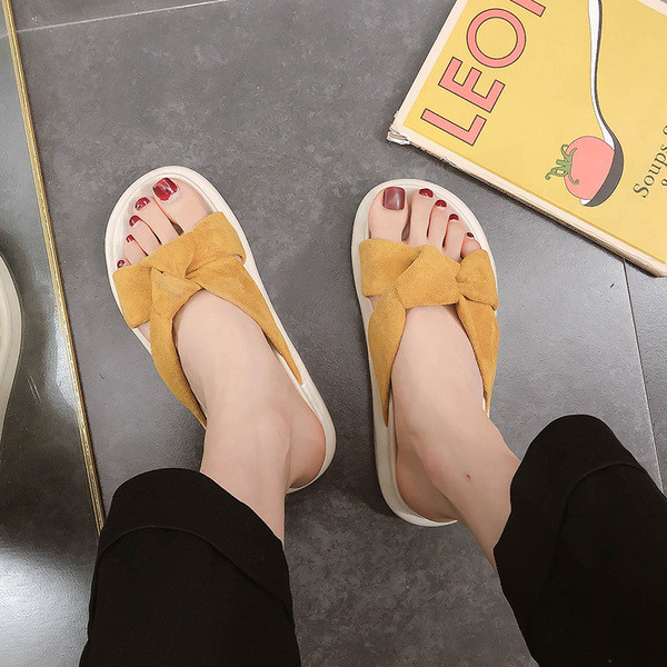 Sieviešu ikdienas čības ar eko zamšādas siksnām