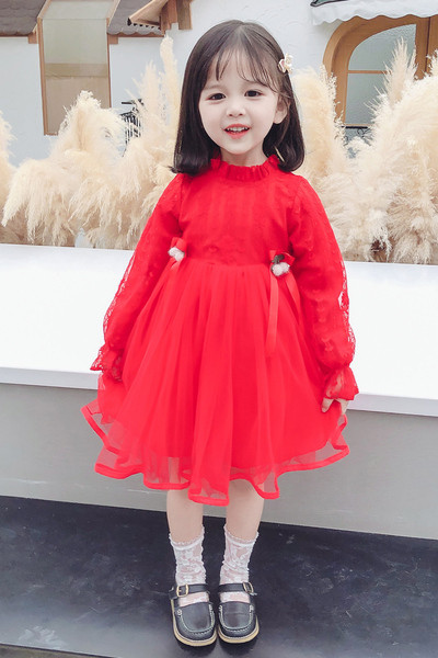 Jauna modeļa bērnu kleita ar tilla un garām piedurknēm