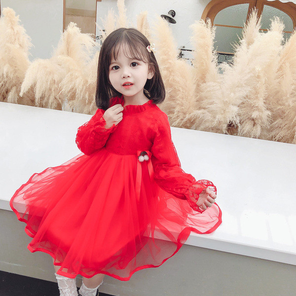 Jauna modeļa bērnu kleita ar tilla un garām piedurknēm