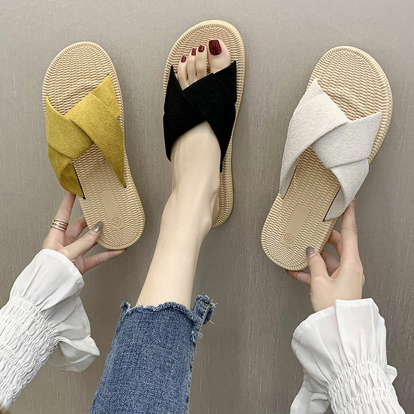 Jauns sieviešu čību modelis ar plakanu zoli