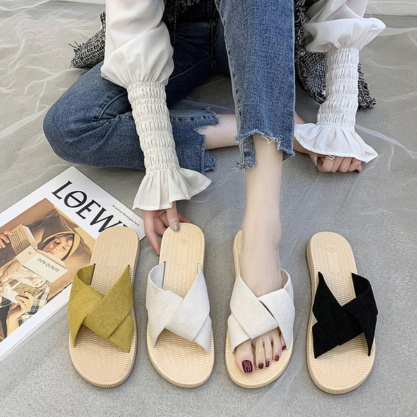 Jauns sieviešu čību modelis ar plakanu zoli