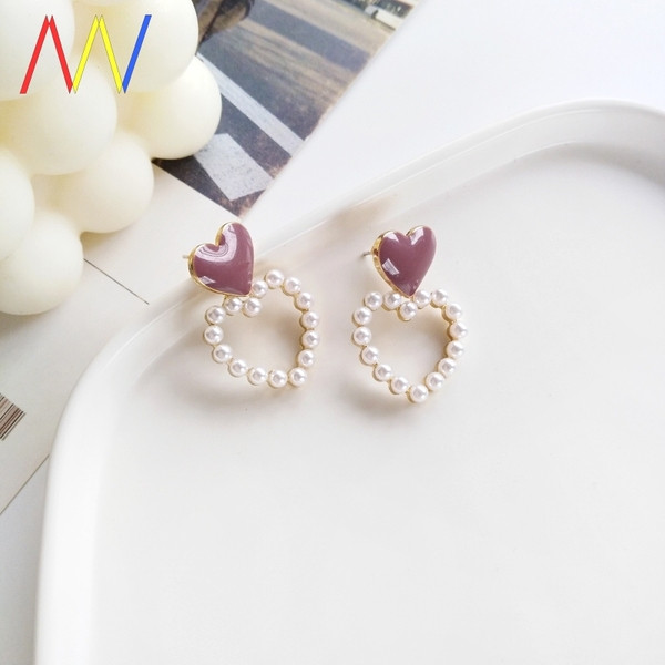 Mūsdienīgi sieviešu auskari sirds formā ar pērlēm