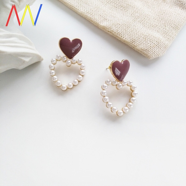 Mūsdienīgi sieviešu auskari sirds formā ar pērlēm