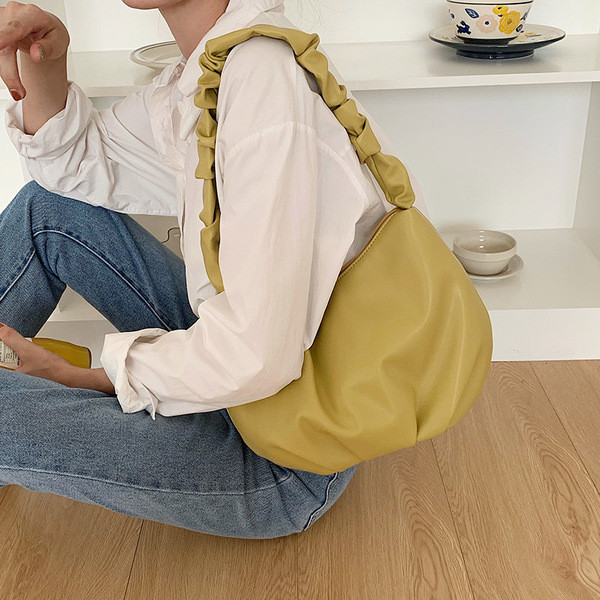 Stilīga sieviešu plecu soma no eko ādas