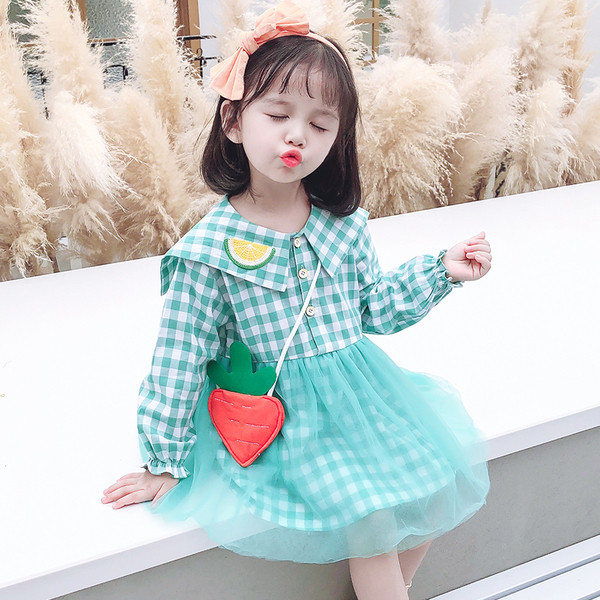 Stilīga bērnu kleita ar garām piedurknēm un pogām