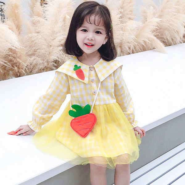 Stilīga bērnu kleita ar garām piedurknēm un pogām