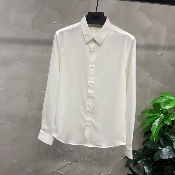 Klasisks vīriešu krekls ar garām piedurknēm un apkakli