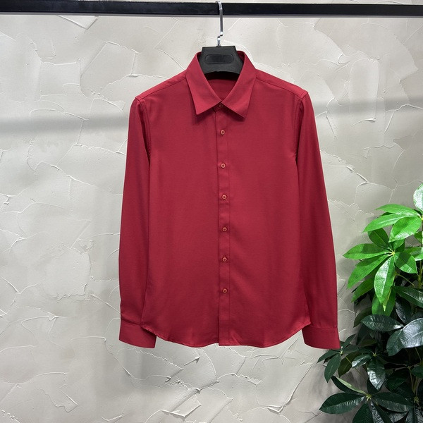 Klasisks vīriešu krekls ar garām piedurknēm un apkakli