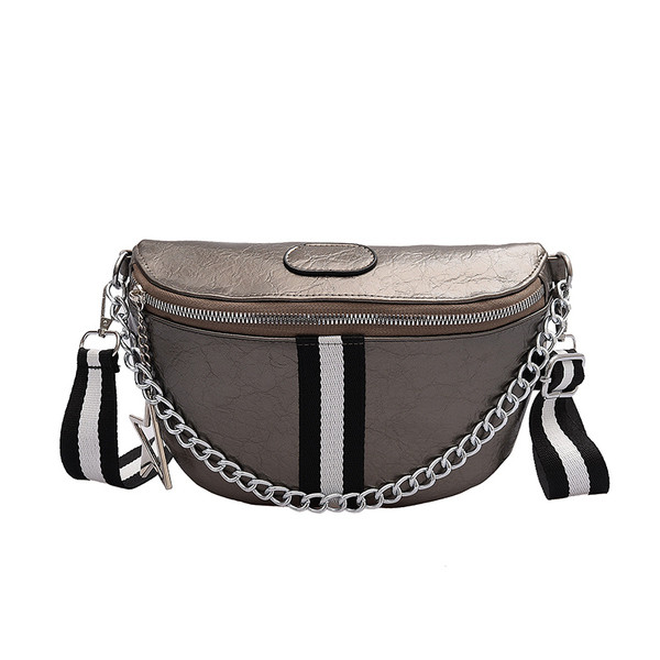 Sieviešu ikdienas soma no eko ādas ar rāvējslēdzēju un metāla elementu