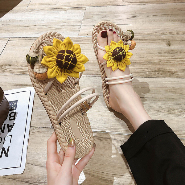 Jauns sieviešu čību modelis ar 3D ziedu elementu