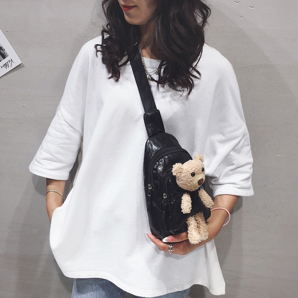 Ikdienas sieviešu plecu soma ar 3D elementu