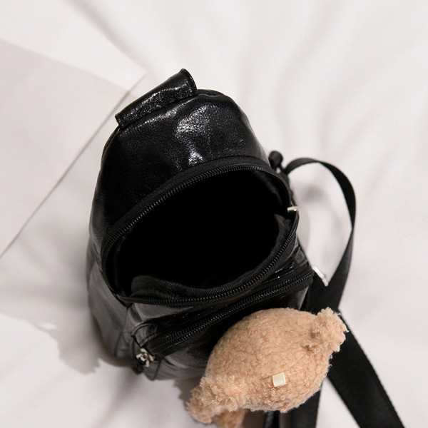 Ikdienas sieviešu plecu soma ar 3D elementu