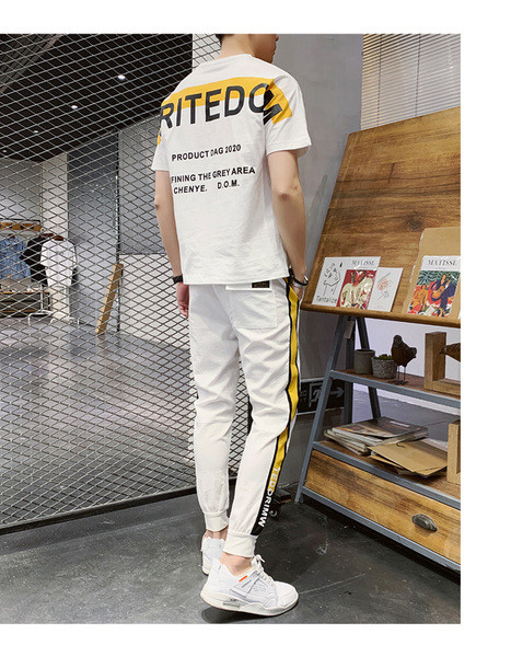 Vīriešu sporta komplekts ar T-kreklu un biksēm