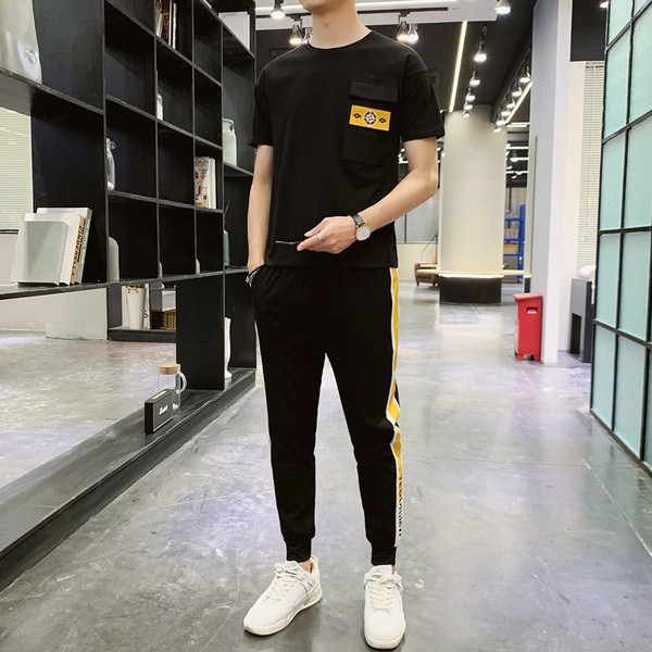 Vīriešu sporta komplekts ar T-kreklu un biksēm