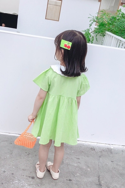 Ikdienas bērnu kleita ar īsām piedurknēm un pogām