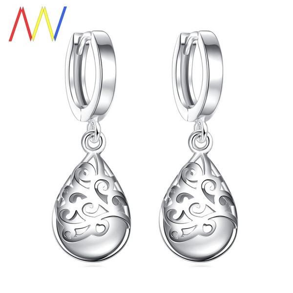 Sieviešu auskari asaras formā