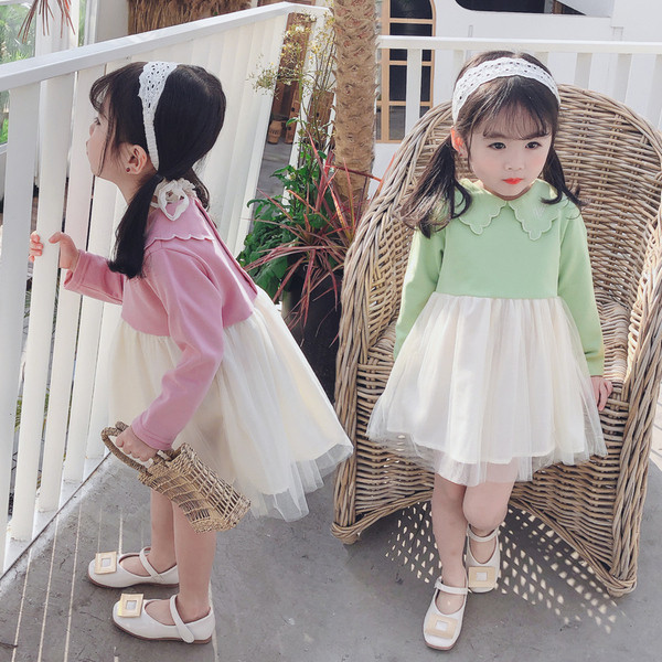 Ikdienas bērnu kleita ar tilla un garām piedurknēm