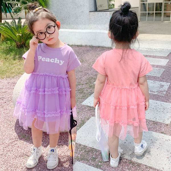 Ikdienas bērnu kleita ar tillu un uzrakstu