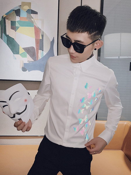 Pašreizējais vīriešu krekls ar garām piedurknēm un tauriņiem