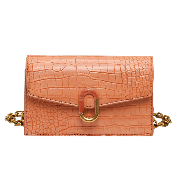 Moderna sieviešu soma ar sprādzi